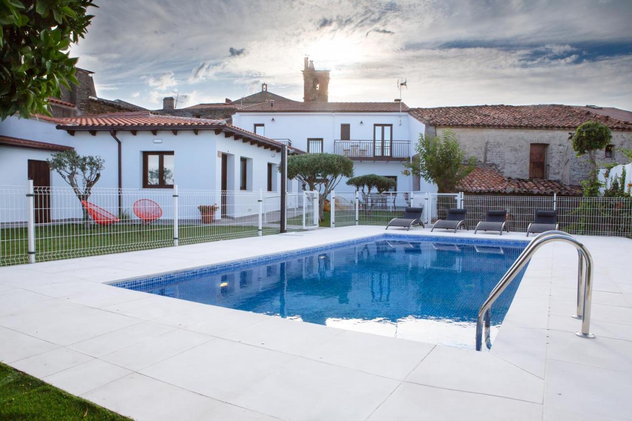 Apartamentos Rurales Cielo De Monfraguee 말파르티다데플라센시아 외부 사진